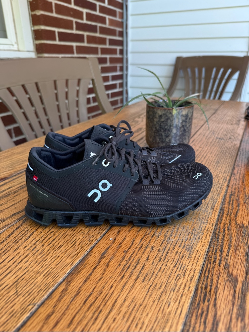 On Running Unisex Black Cloud X Athletic Sneakers size US W7.5/EU 38.5 like new